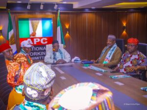 APC Amalgamated support groups with the National Chairman Abdullahi Adamu